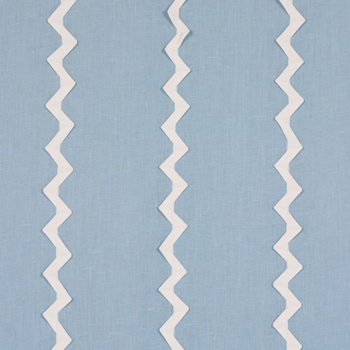LAZARE APPLIQUÉ – IVORY ON CHAMBRAY