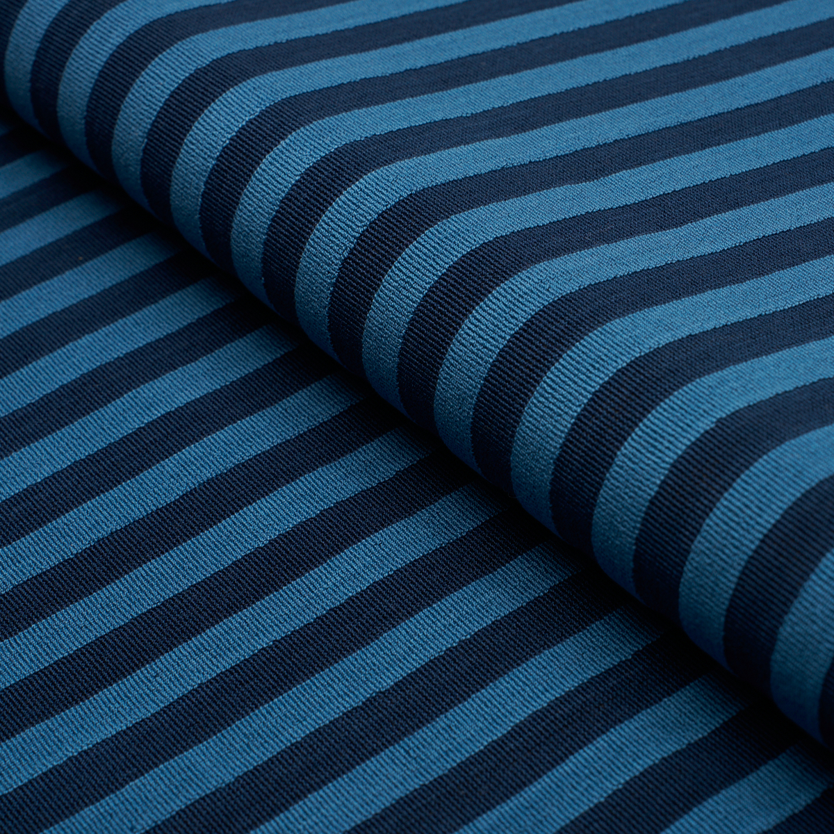 PIPE ILLUSION – BLEU
