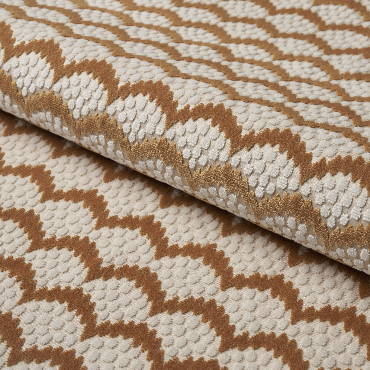 POLLEN CUT VELVET – OCHRE