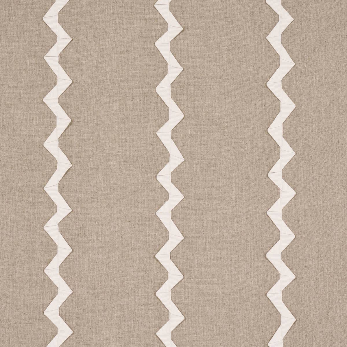 LAZARE APPLIQUÉ – IVORY ON NATURAL