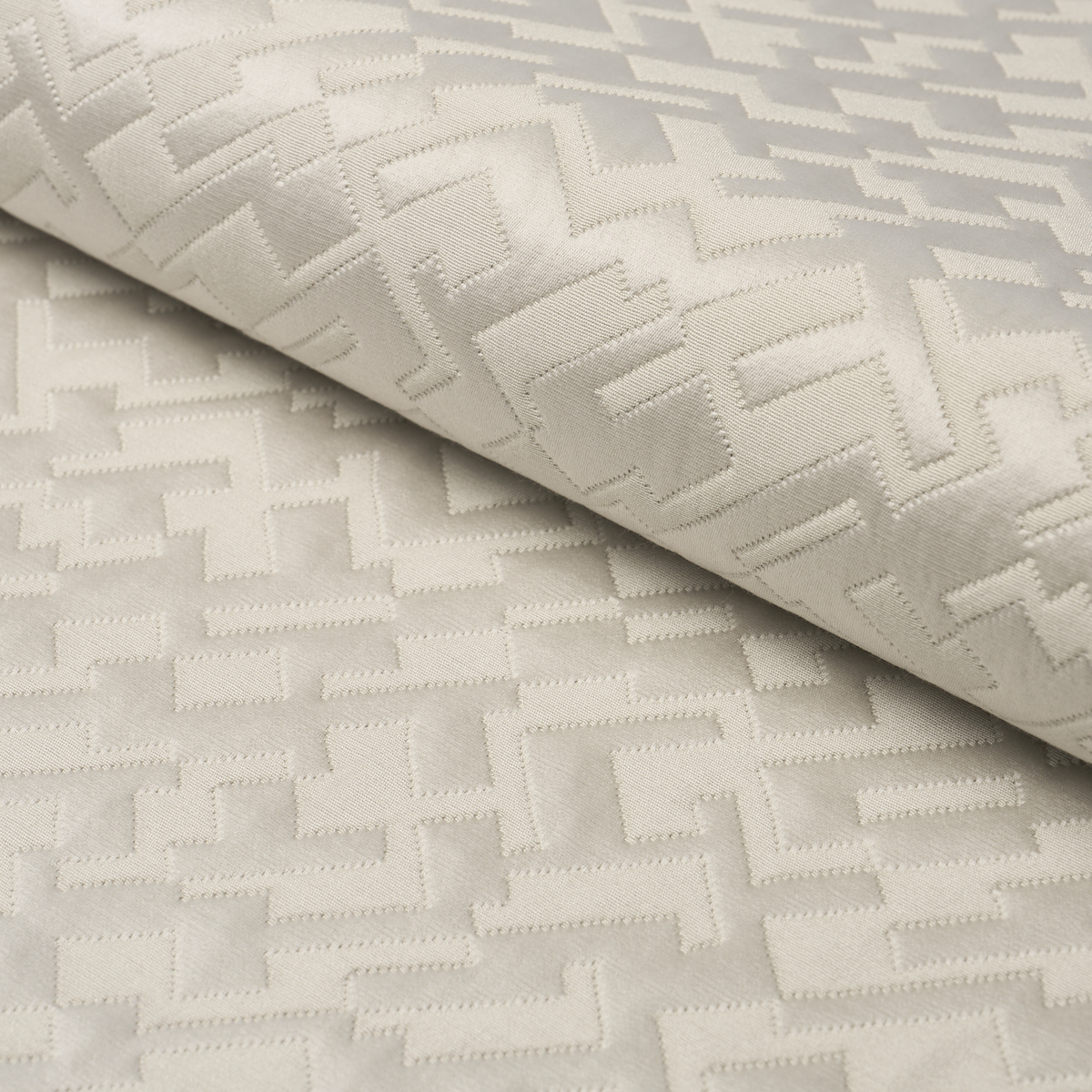SALON MATELASSÉ SATIN – LIMESTONE